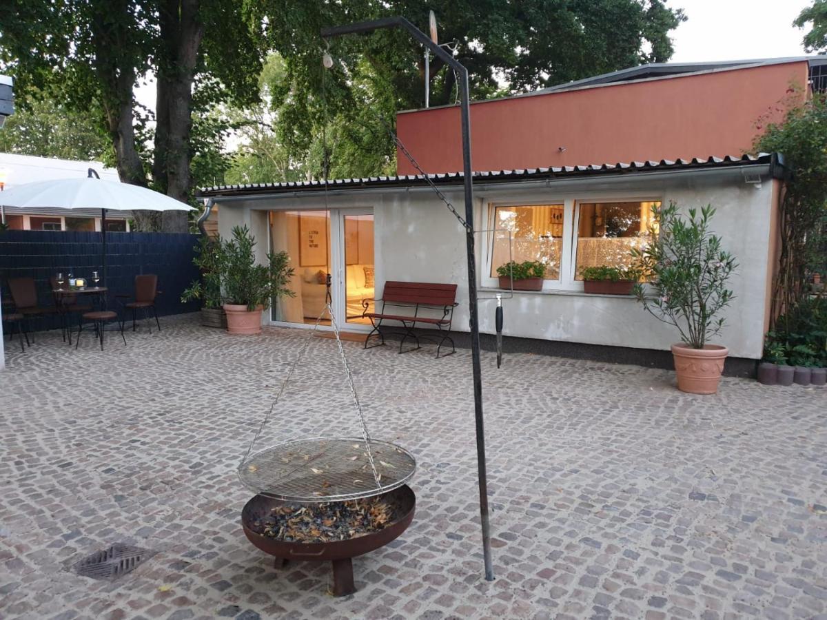 Ferienwohnung Lindenhof, Zentrumsnah Mit Terrasse Und Grillmoeglichkeit Magdeburg Exterior photo