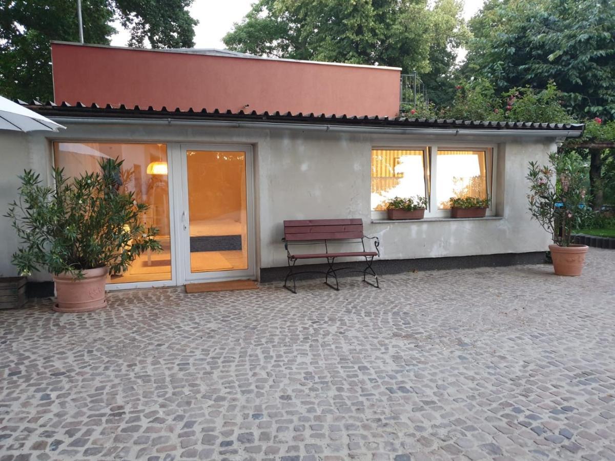 Ferienwohnung Lindenhof, Zentrumsnah Mit Terrasse Und Grillmoeglichkeit Magdeburg Exterior photo